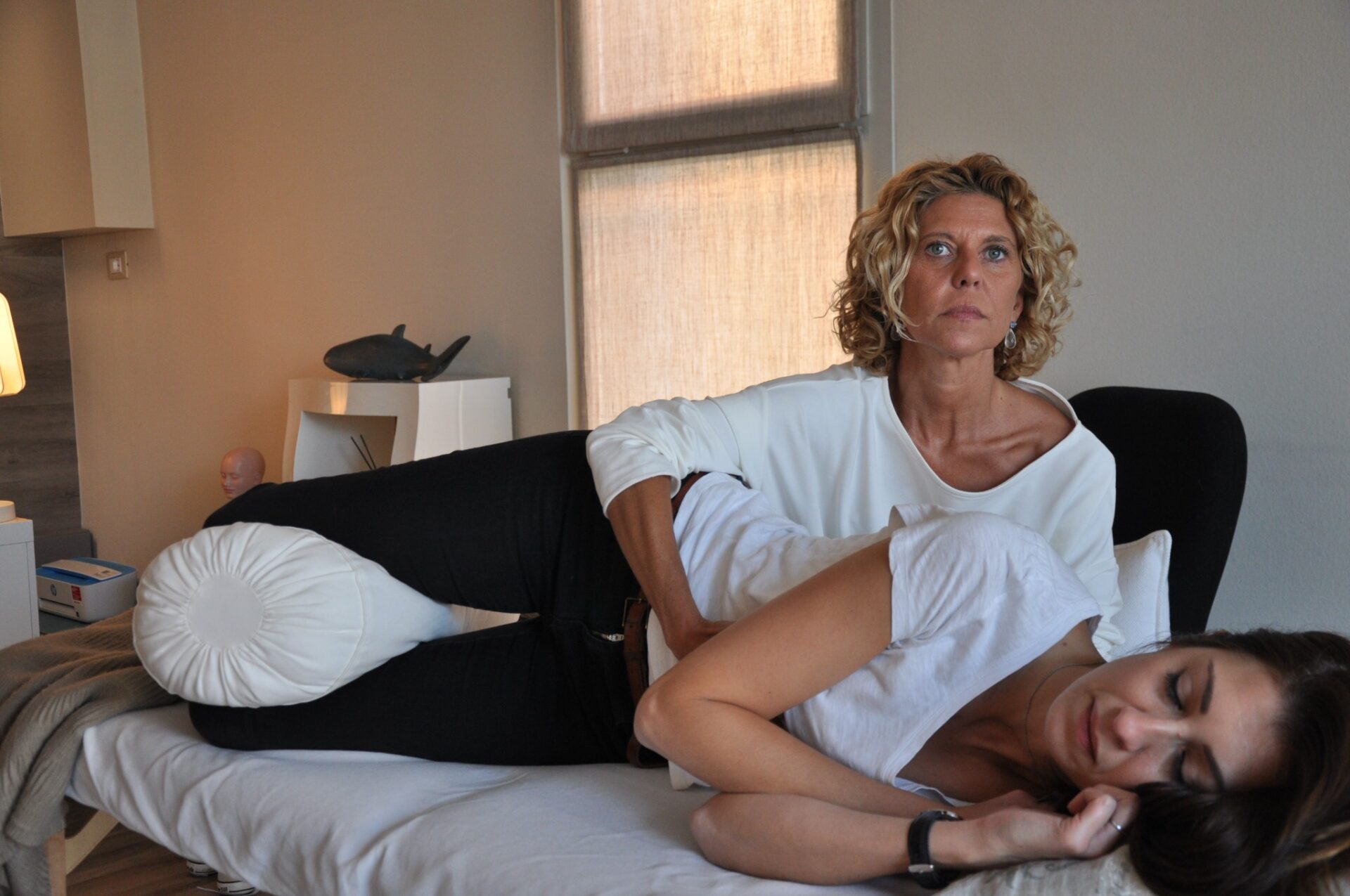 Sessione di Craniosacrale Biodinamica: paziente in posizione supina durante il trattamento